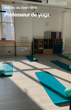 professeur de yoga